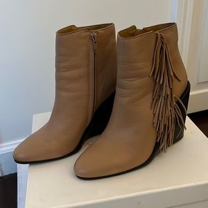Chloe tan leather booties size 37
